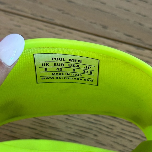 Balenciaga Men Pool Slides - Picture 7 of 7